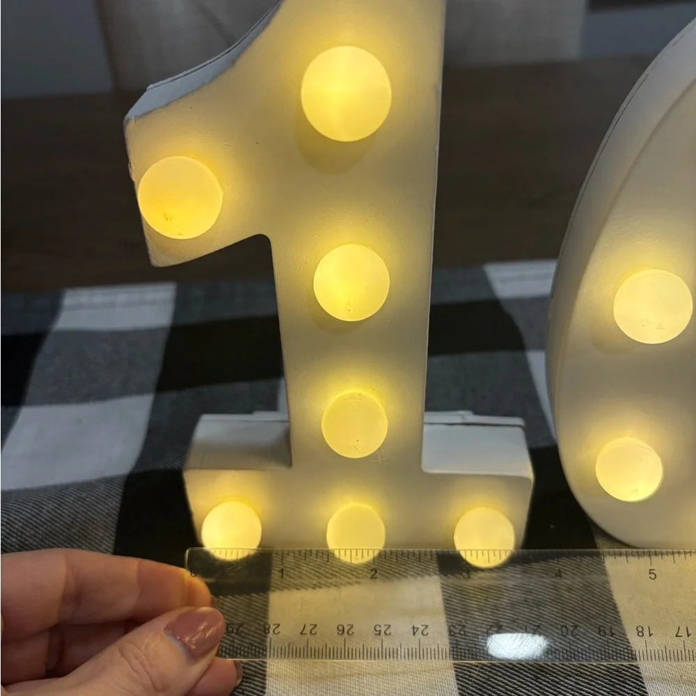 Source Unknown LED Number 16 Light - White and Yellow